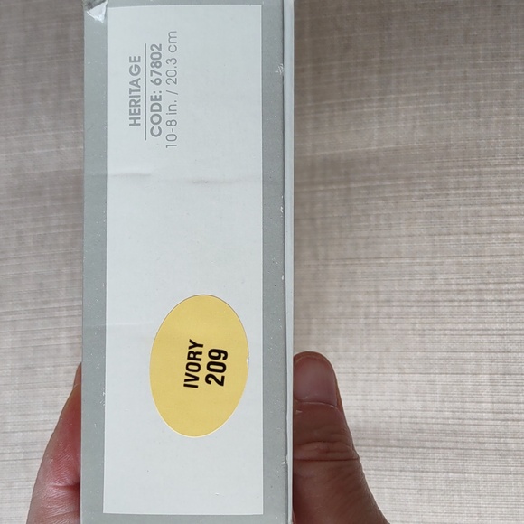 Ivory heritage dinner candles, by Carolina, 10-8 in - Picture 4 of 4